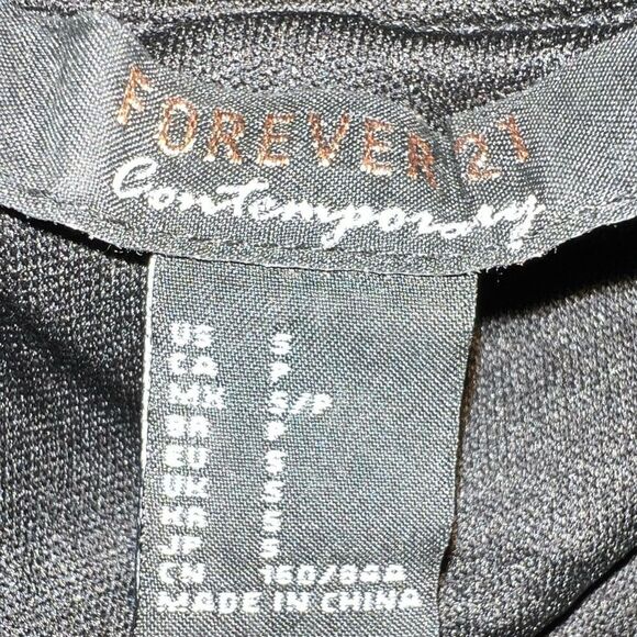 Forever 21 gorgeous sequined crop top! New - Picture 9 of 10